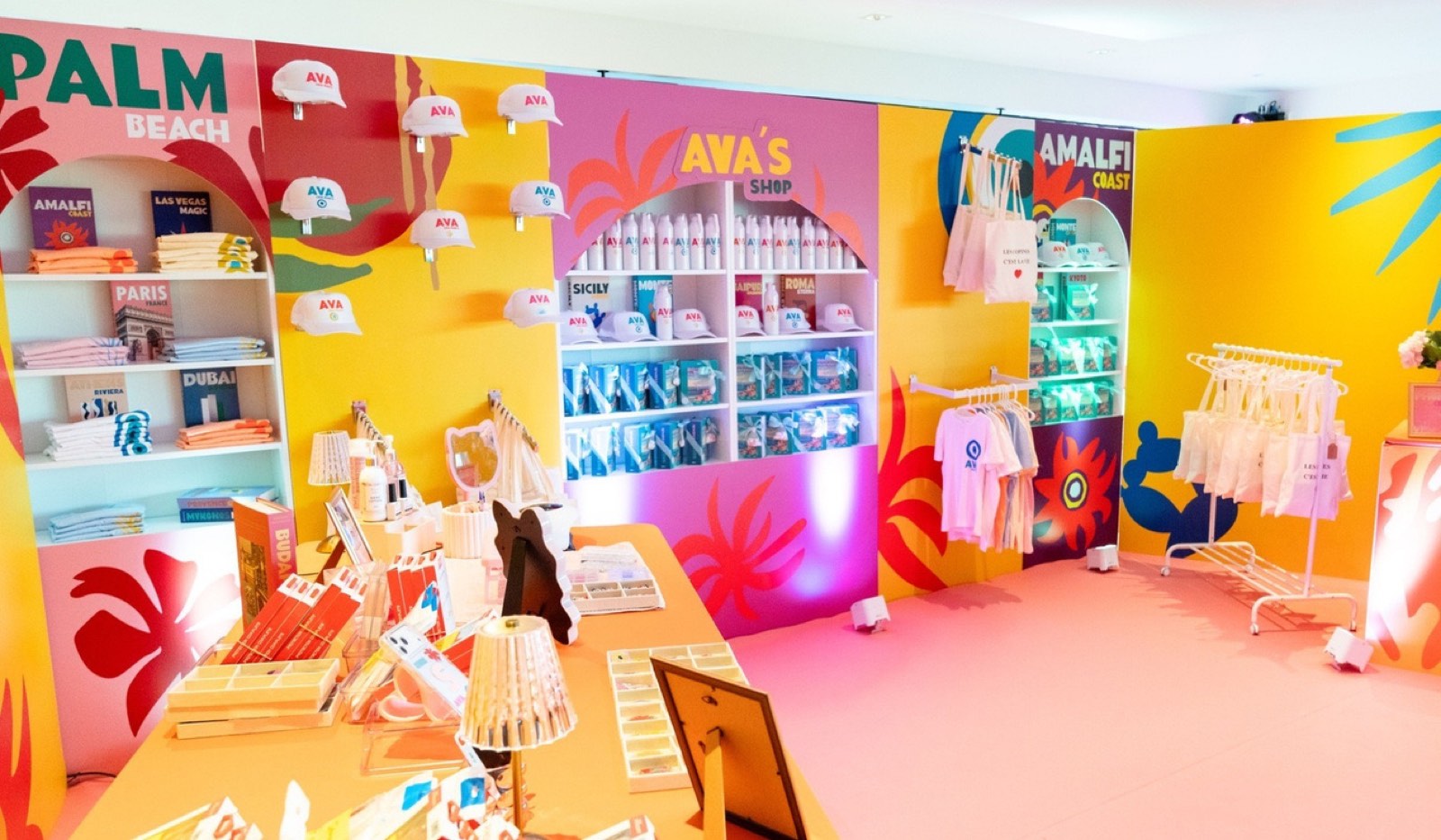 The Show Event Shop, a world of gifts in the colours of the party